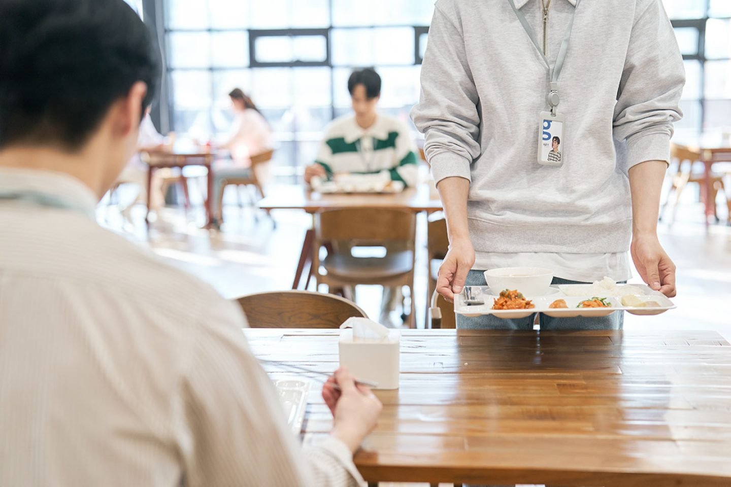 점심시간의 변화와 매출 분석