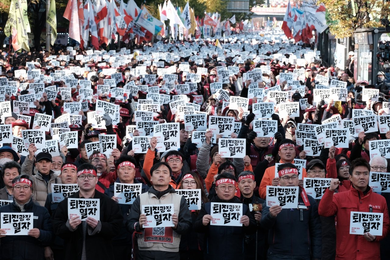 세종대로에서 벌어진 뜨거운 날