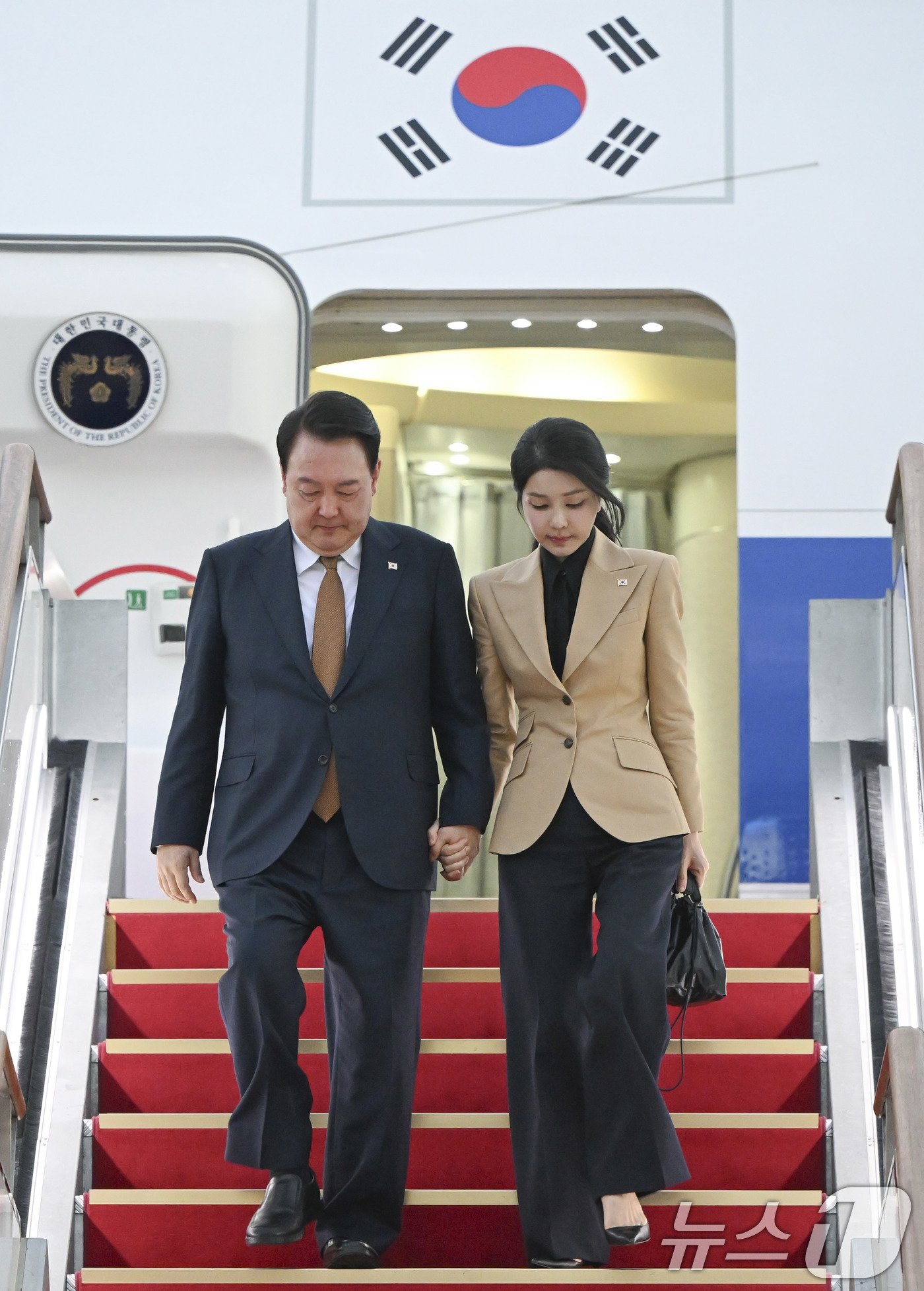 대통령 공항 귀환의 배경