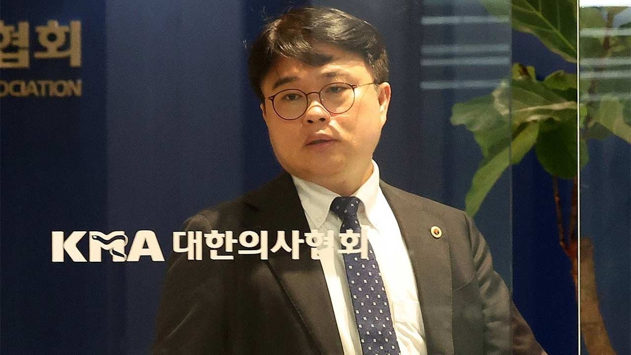 임현택 회장에 대한 불만과 논란