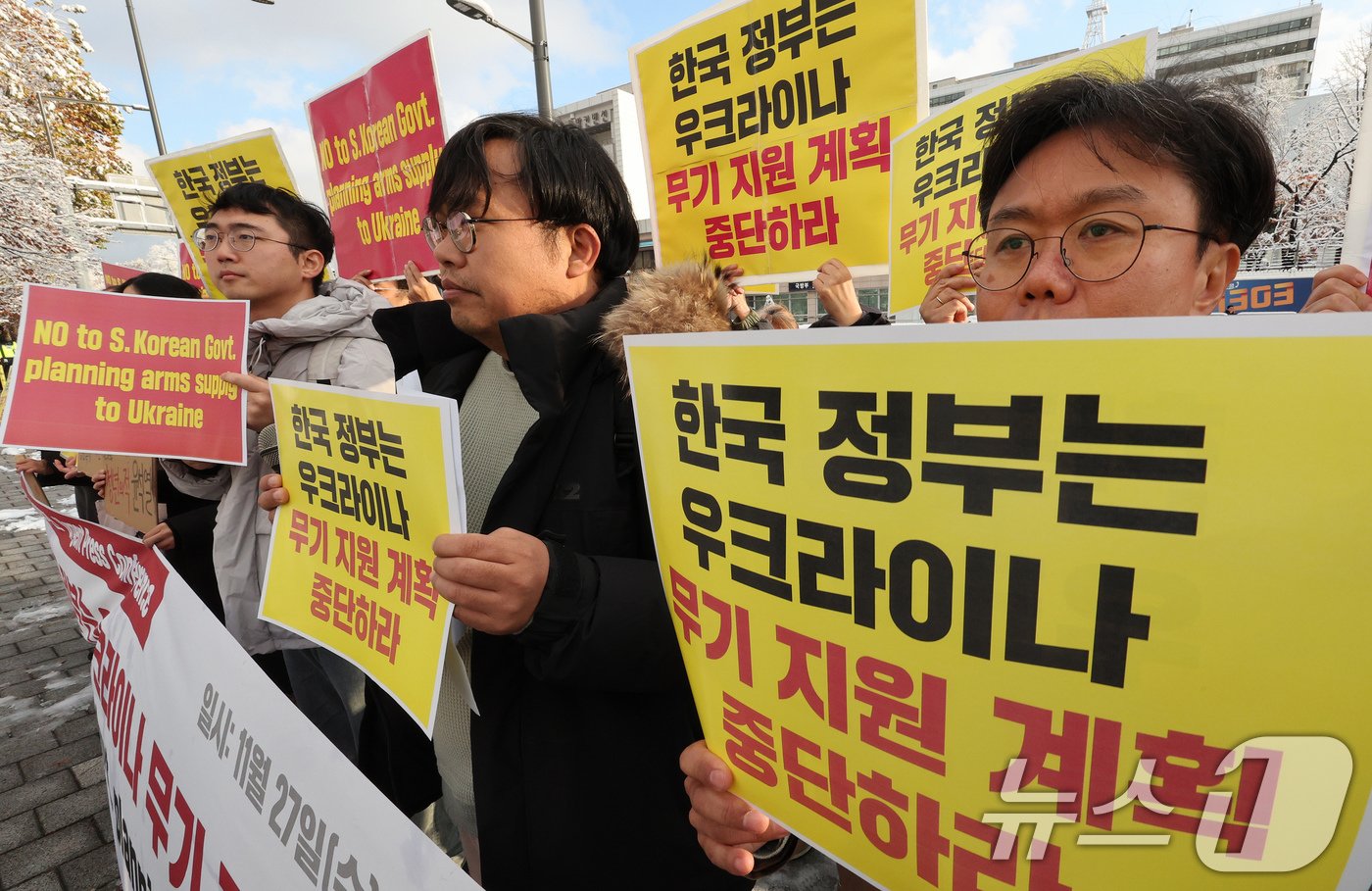 한국 정부의 1억 달러 차관 지원 발표